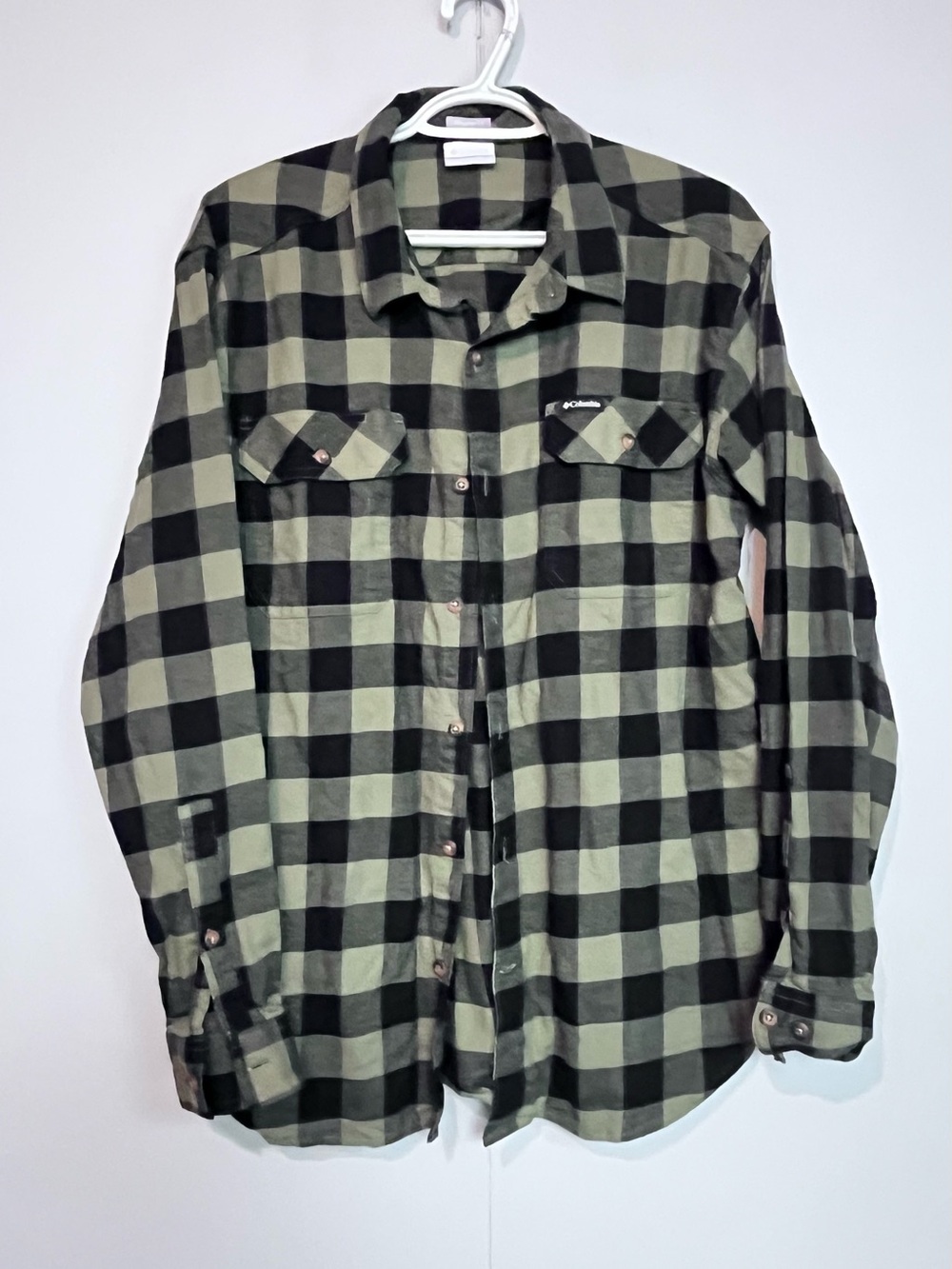 Columbia Sportswear Men’s Large Plaid Button-Up Shirt — Green & Black